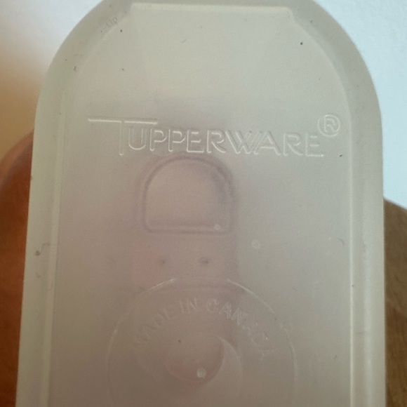 Pair of Vintage Tupperware Spice Shaker Salt Pepper Containers Pink With Lids x2 - Picture 13 of 13